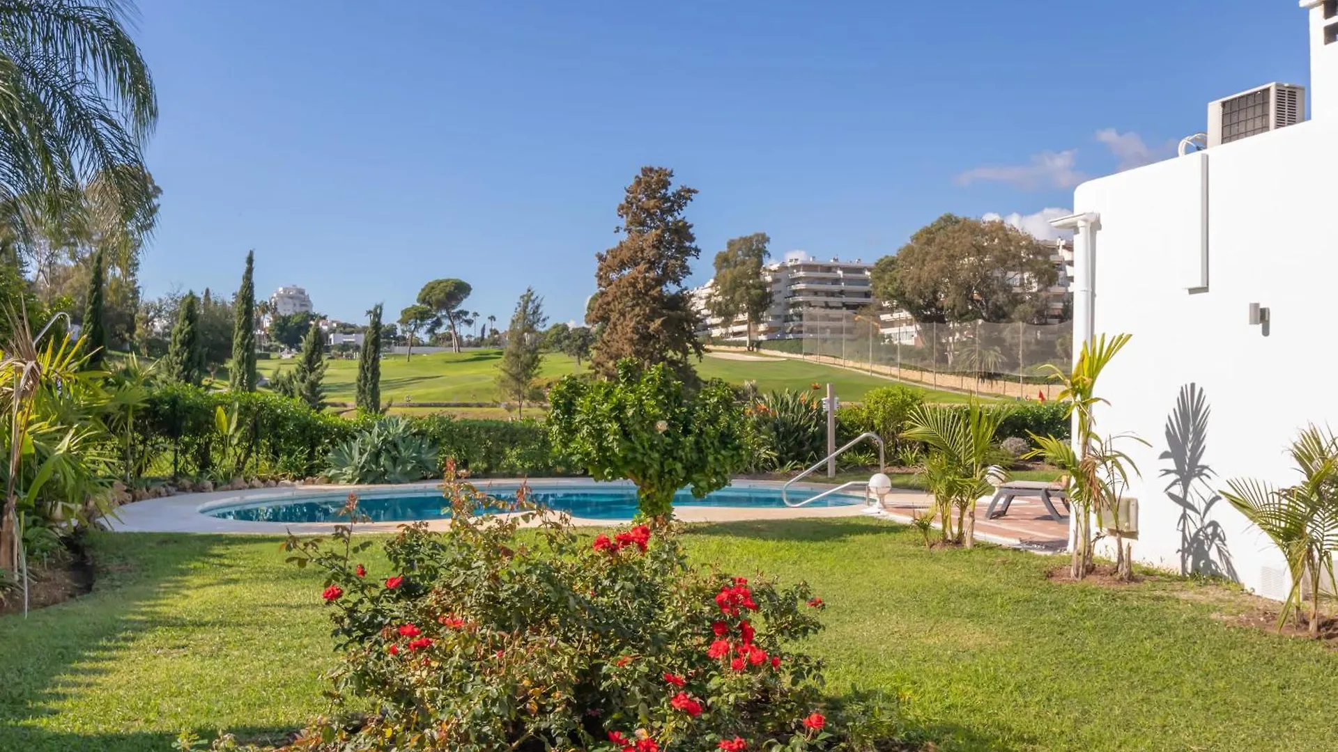 Villa Guadalmina Golf - Private Swimming Pool マルベーリャ