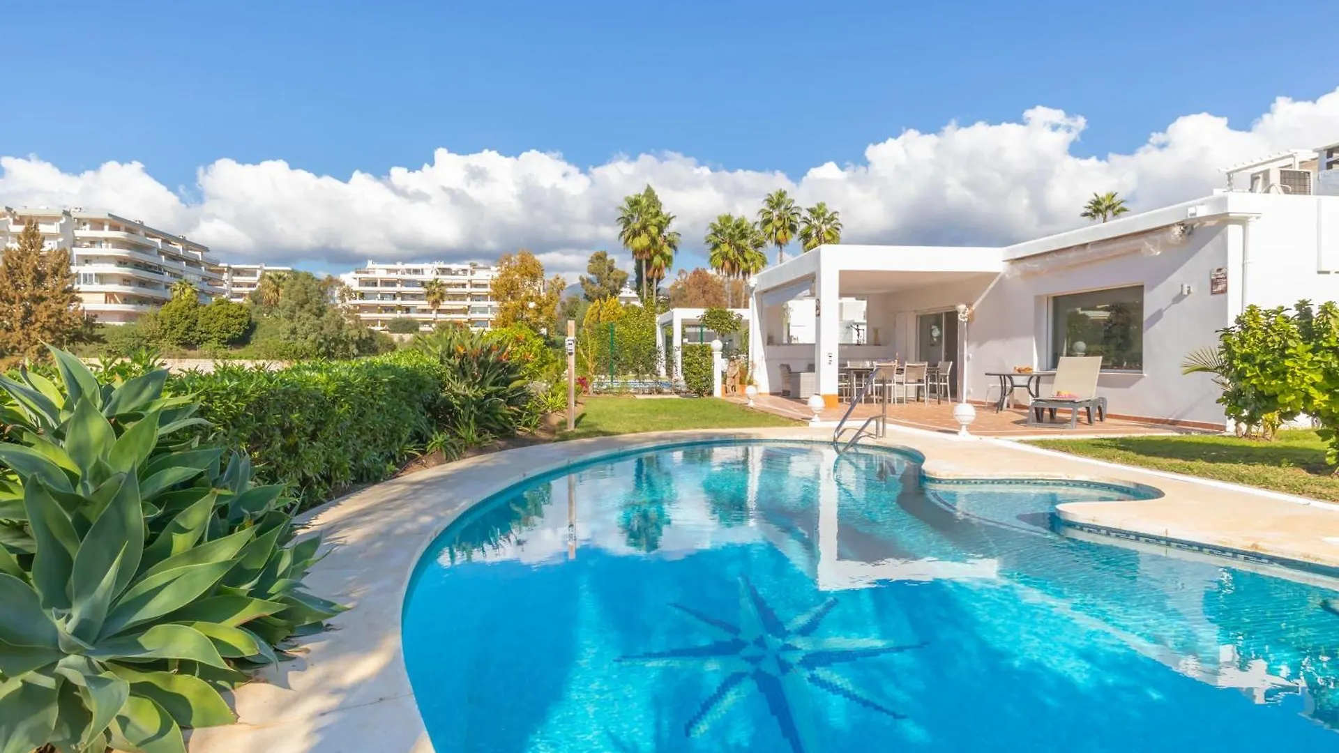 Villa Guadalmina Golf - Private Swimming Pool Marbella
